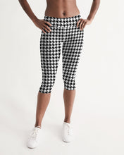 Load image into Gallery viewer, Houndstooth Women&#39;s Mid-Rise Capri